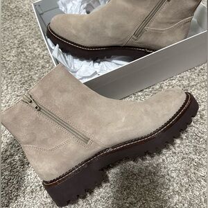 Chelsea Boots - water resistant!